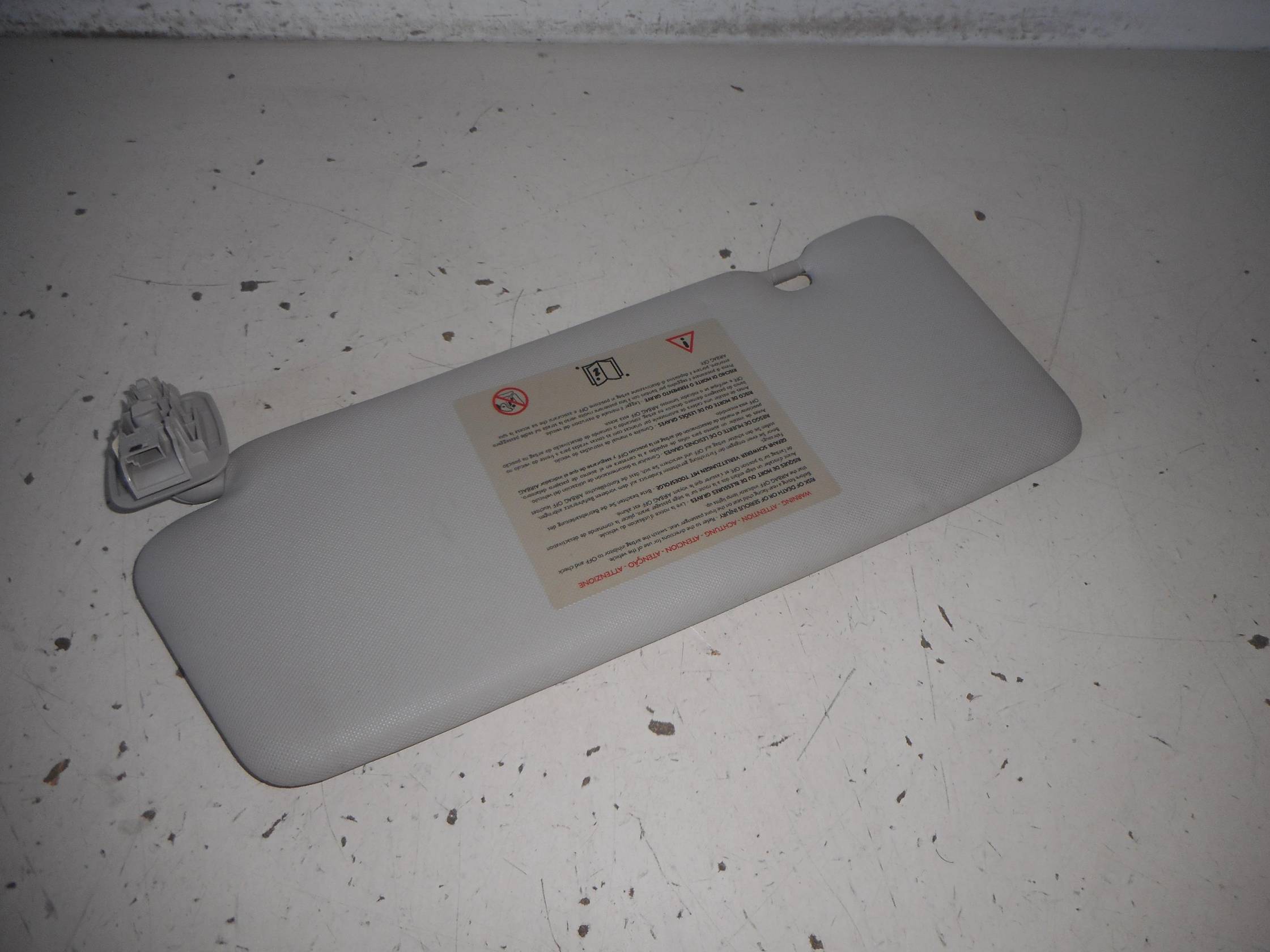 Aletta parasole parabrezza dx.